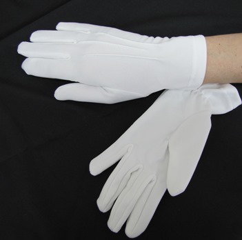 В мешке 24 белых перчаток. Vetro WG-001 перчатки белые. Resists Soft 5900 перчатки белые. Тканевая белая перчатка. Перчатки с лучами.